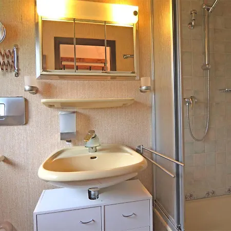 펜션 Modern Holiday In Mellinghausen With Terrace 메체데